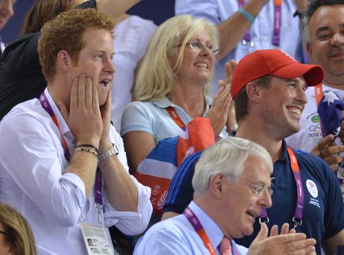 Jocurile Olimpice 2012: Prinţul Harry trăieşte intens competiţia