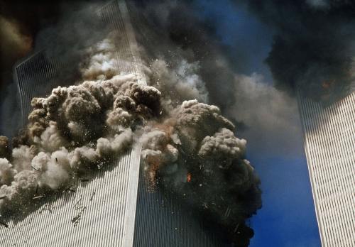 Atentatele de la 11 septembrie 2001: Vezi cele mai şocante poze!