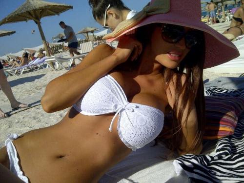 Wow! Cât de sexy e Bianca Drăguşanu la plajă