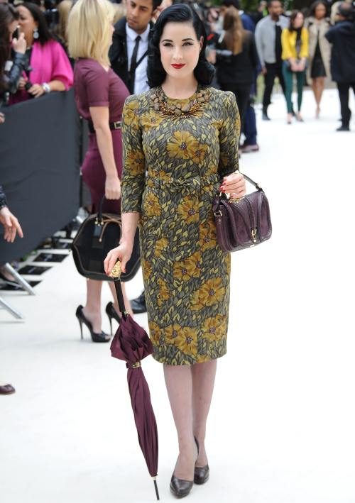 Dita Von Teese: Nu mă îmbrac la modă, am stilul meu