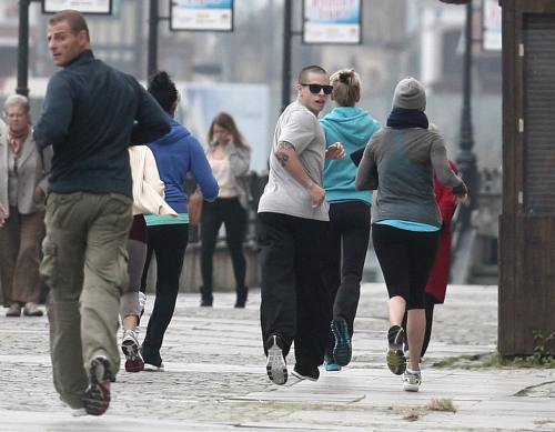 Poze paparazzi: Jennifer Lopez şi Casper la jogging pe stradă