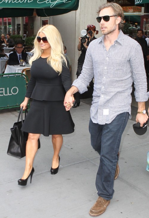 Slăbeşte văzând cu ochii. Uite cum arată Jessica Simpson acum!