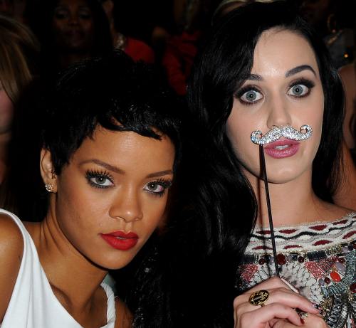 MTV Video Music Awards: Momente haioase cu vedete