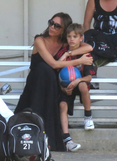 Poze: Victoria şi David Beckham au o familie perfectă! Îţi plac cei 4 copii?
