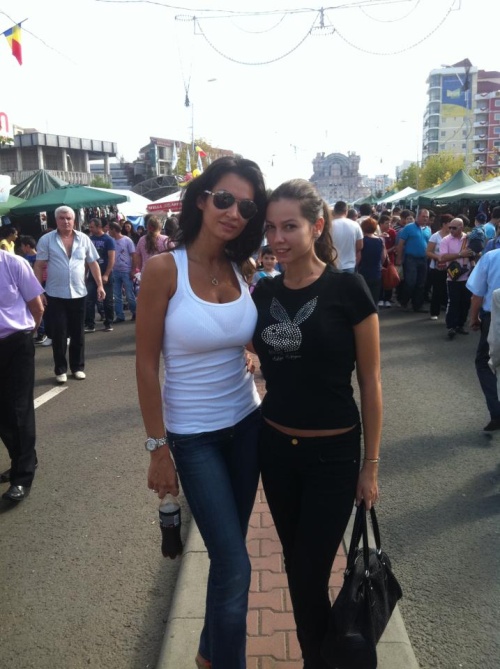 Stil de vedetă: Nicoleta Luciu, foarte sexy sau vulgară? Îţi place cum se îmbracă?