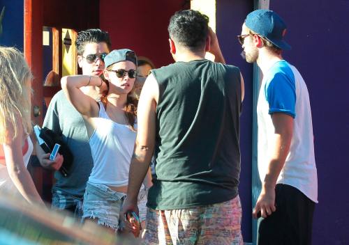 Poze: Kristen Stewart şi Robert Pattinson sunt din nou împreună