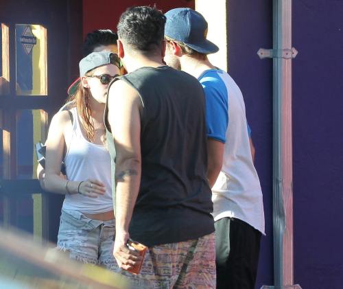 Poze: Kristen Stewart şi Robert Pattinson sunt din nou împreună
