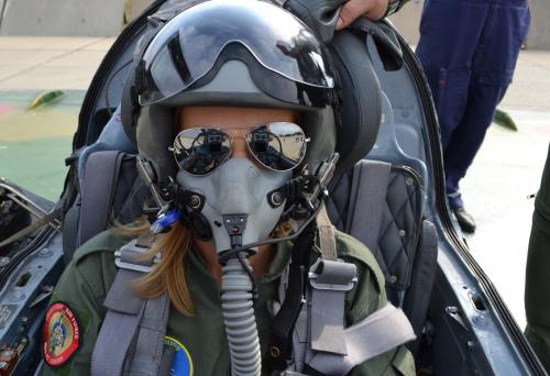 roxana ciuhulescu piloteaza un supersonic