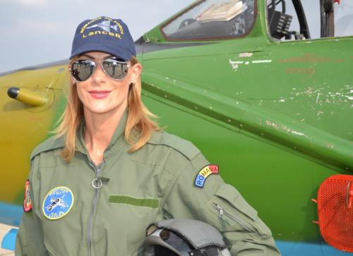roxana ciuhulescu piloteaza un supersonic