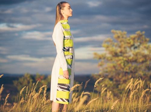 (P) Designerul Cătălin Vălean prezintă colecţia Tranziţii, câştigătoare a concursului „Fii creator de Haute-Couleur” 
