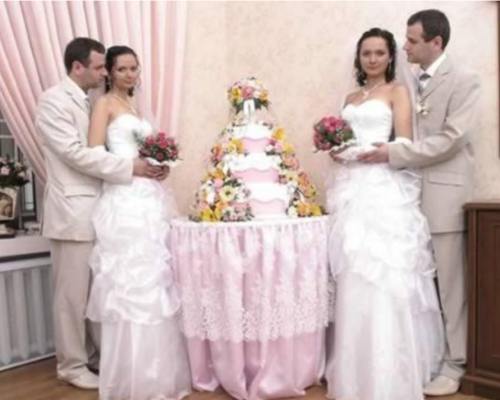 Bizar: Gemeni care s-au căsătorit cu gemeni