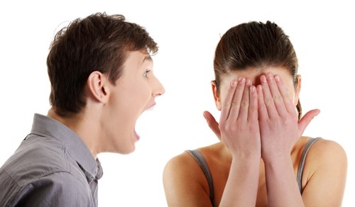 Sex: 5 semne că te afli într-o relaţie abuzivă