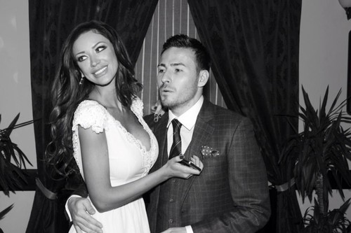 Bianca Drăguşanu şi Adi Cristea: 5 poze de la petrecerea surpriză