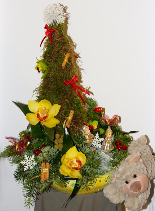 Aranjamente florale pentru un Crăciun plin de viaţă şi culoare