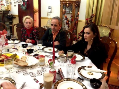POZE: Oana Zăvoranu, fericită de Crăciun alături de mama ei