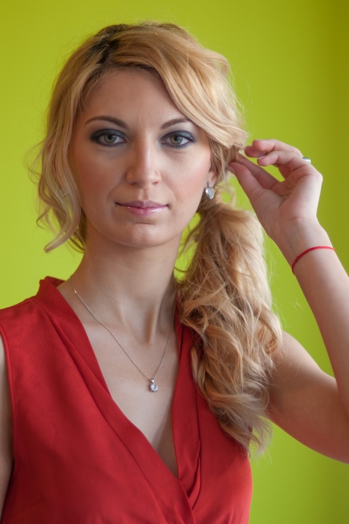 VIDEO: Tutorial de make up pentru Revelion! Fii superbă la petrecere!