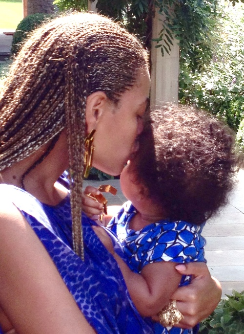 POZE DE FAMILIE: Blue Ivy, fiica lui Beyonce, a împlinit un an! Uite cum arată!