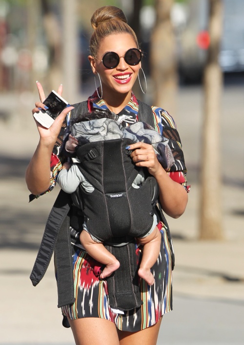 POZE DE FAMILIE: Blue Ivy, fiica lui Beyonce, a împlinit un an! Uite cum arată!
