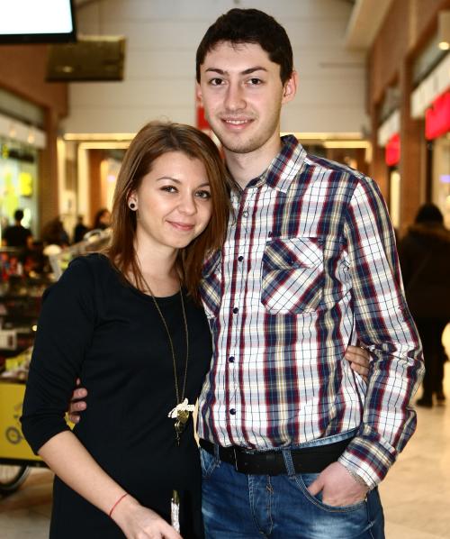 CONCURS: Votează cuplul preferat şi poţi câştiga o rochie Mihaela Drafta