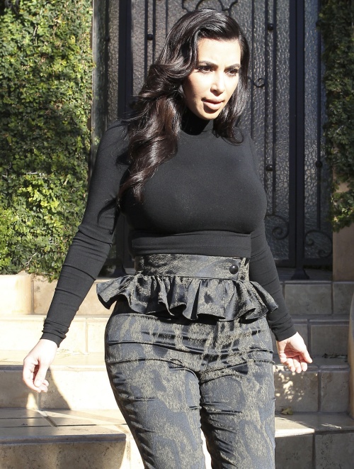 STILUL Kim Kardashian: ce haine să porţi şi ce să eviţi dacă eşti însărcinată