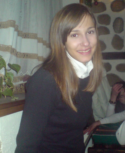 POZE DE COLECŢIE: Ţi-o mai aminteşti pe Dana Rogoz nevopsită? Uite poze din adolescenţă!