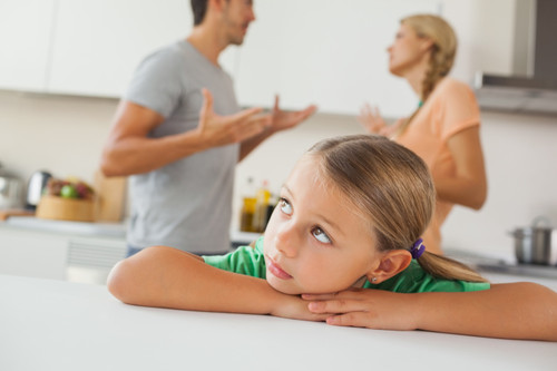 Şocant! 6 Mame denaturate care au încercat să-şi vândă copiii!