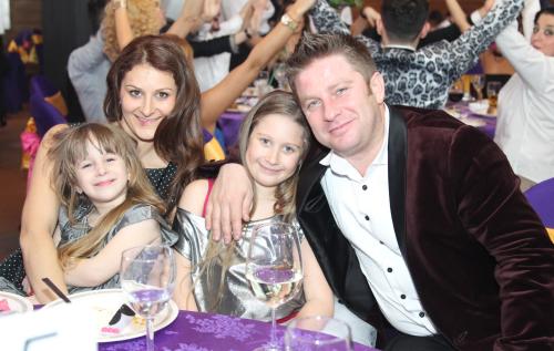 pavel bartos cu familia