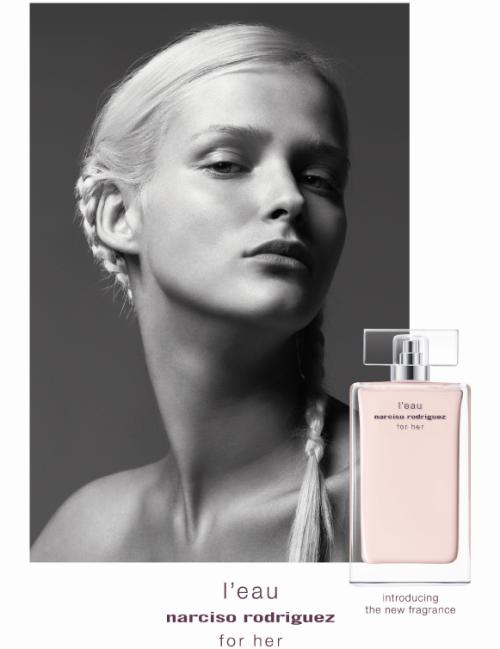 Narciso Rodriguez ne prezintă o compoziţie de maestru care contestă arhetipul de l’eau