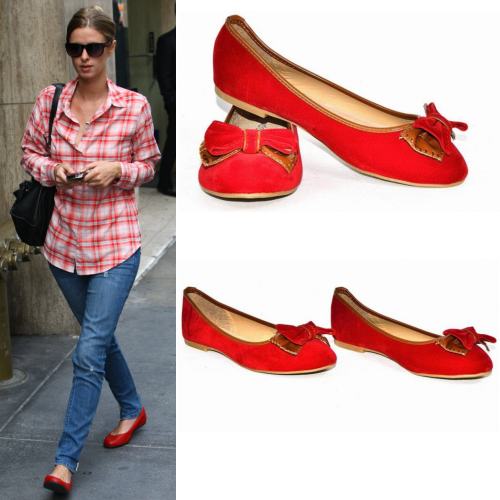 nicky hilton balerini rosii