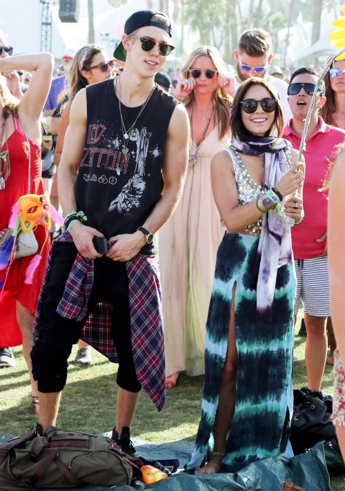 POZE INEDITE! Uite cum s-au îmbrăcat vedetele la festivalul Coachella!