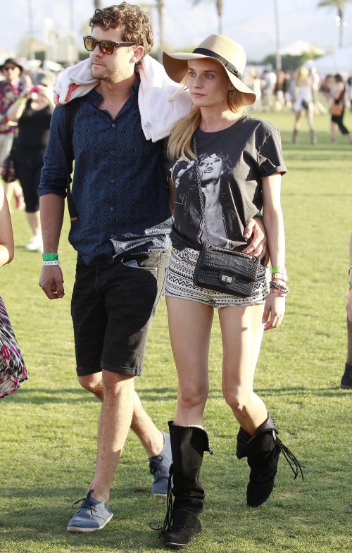 POZE INEDITE! Uite cum s-au îmbrăcat vedetele la festivalul Coachella!