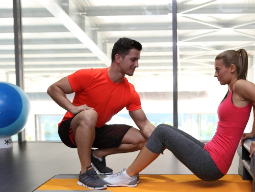 Cum să slăbeşti şi să te tonifici cu mingea de fitness