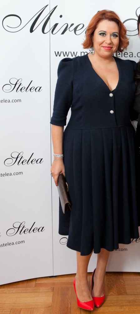 Stil de vedetă: Oana Roman, o femeie elegantă! Uite ce ţinute frumoase poartă!