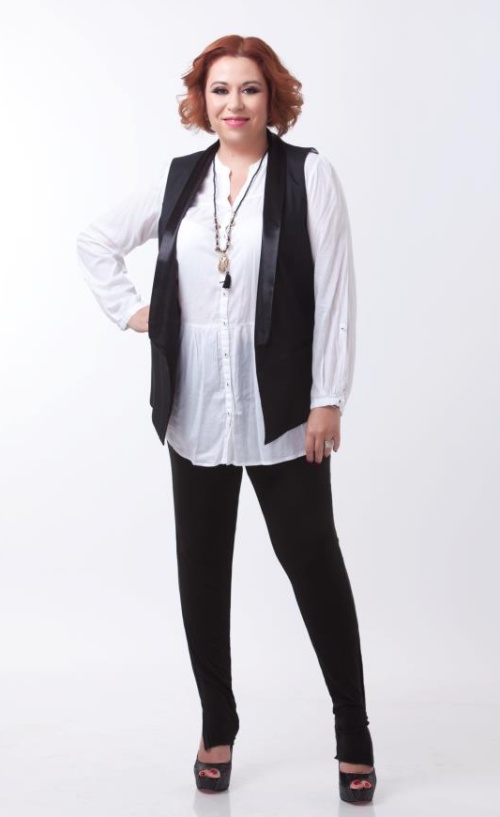 Stil de vedetă: Oana Roman, o femeie elegantă! Uite ce ţinute frumoase poartă!