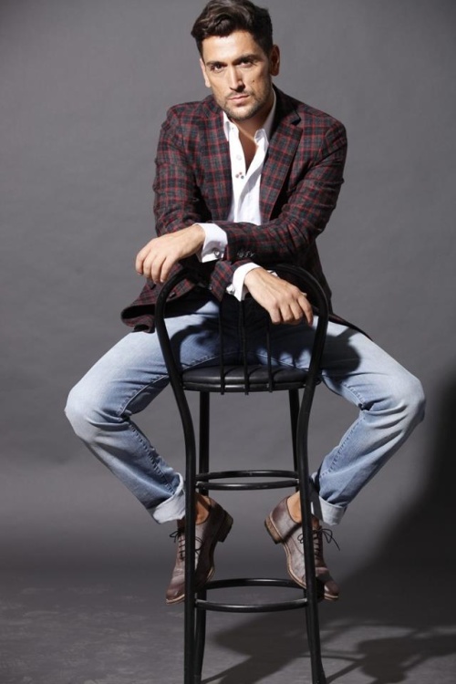 Stil de vedetă: uite ce sexy e Cezar Ouatu, reprezentantul României la Eurovision!