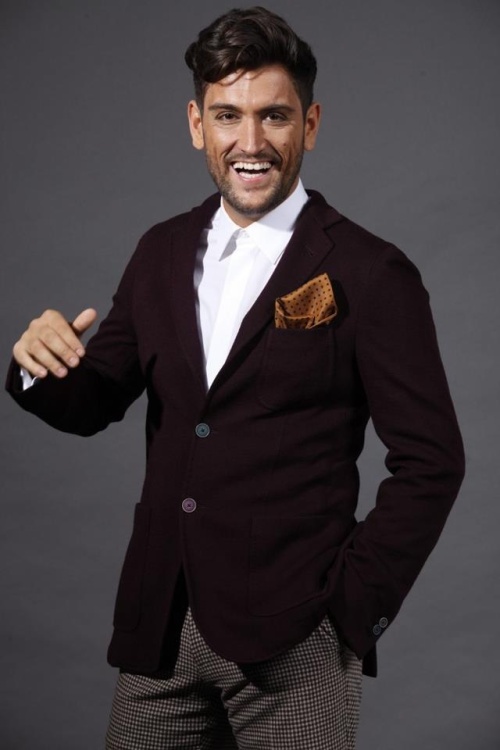 Stil de vedetă: uite ce sexy e Cezar Ouatu, reprezentantul României la Eurovision!