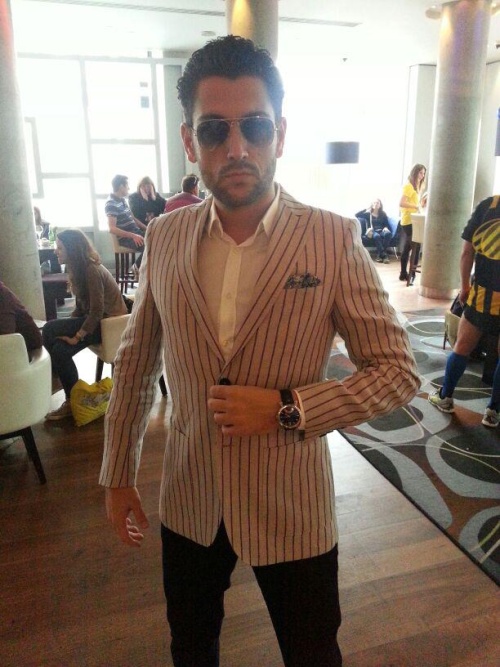 Stil de vedetă: uite ce sexy e Cezar Ouatu, reprezentantul României la Eurovision!