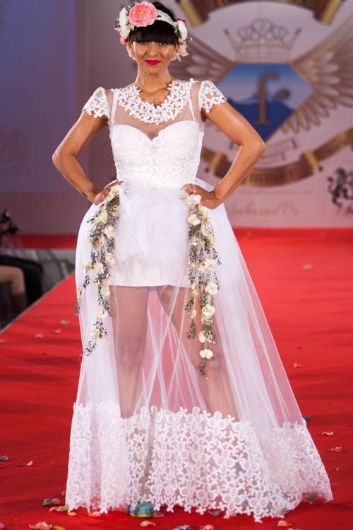 Bucharest Fashion Week Day 2: Rochii colorate şi accesorii glamour, tendinţele verii 2013