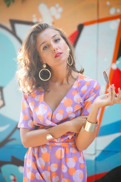 Unica Fashion Week: Bloggeriţa Gabriela Atanasov îţi propune o ţinută retro! Ce salopetă superbă!