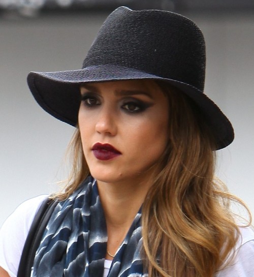 Fă-ţi un machiaj cu smoky eyes, ca Jessica Alba