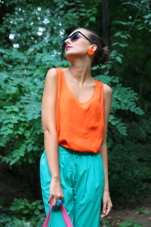 Stilul color blocking, minunat pe final de vară! Gabriela Atanasov te învaţă să-l compui!
