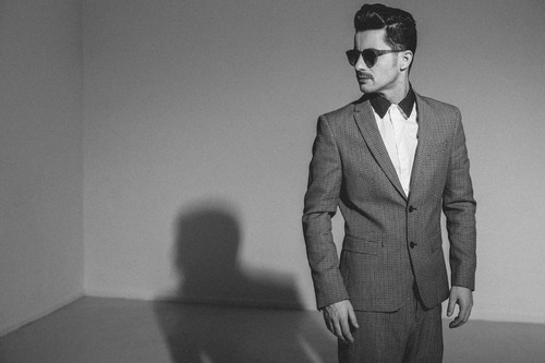 Adrian Sînă lansează primul blog de modă al unui artist român