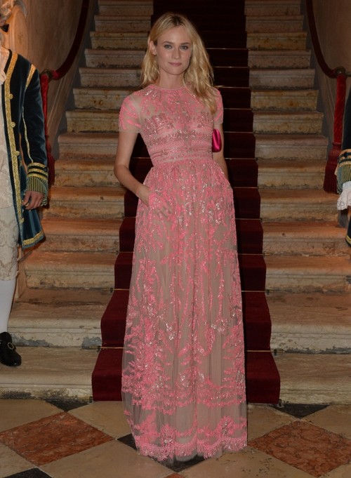 Uite ce vedete au mers la prezentarea Valentino din Paris