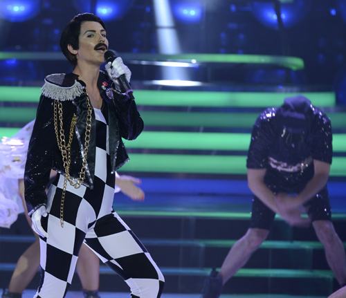 Ellie White devine Cheryl Cole pentru o seară. Care e cea mai bună transformare a ei?