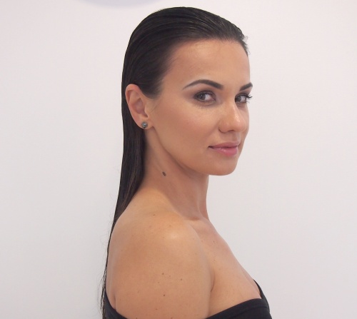 Look-ul wet, pe val toamna asta! Mirela Stelea îţi spune cum să-l obţii!