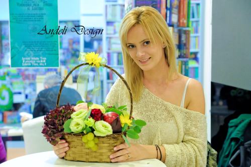 (P) Relaxare printre flori. Ateliere de creaţie florală pentru adulţi