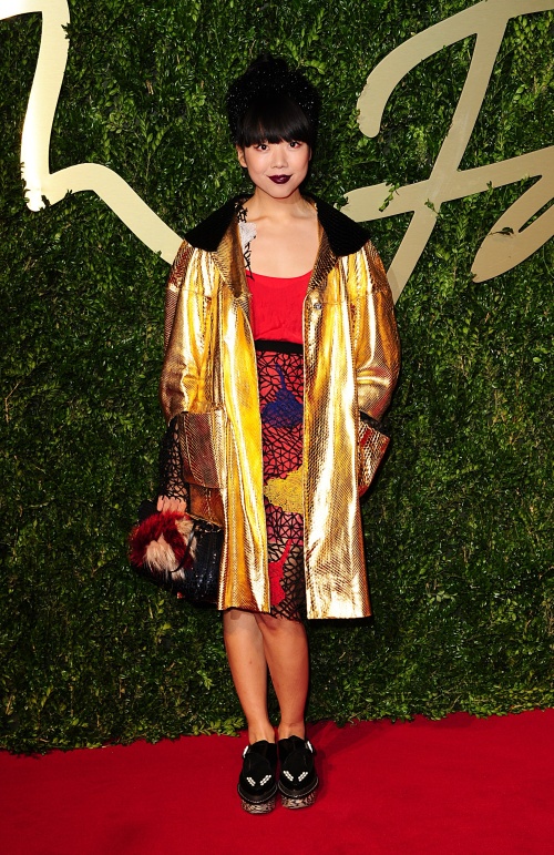 4 ţinute oribile de la British Fashion Awards 2013. Ai purta aşa ceva?