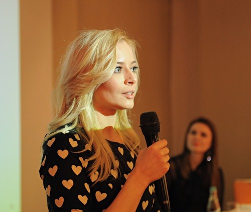 Ce frumoasă a fost Laura Cosoi la Atelierele de Idei Unica