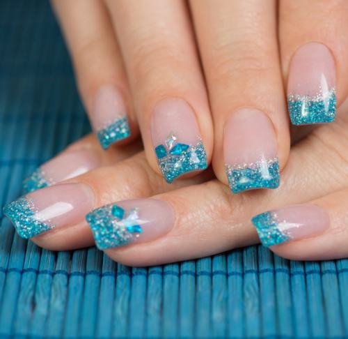 4 Oje cu glitter perfecte pentru manichiura de Sărbători