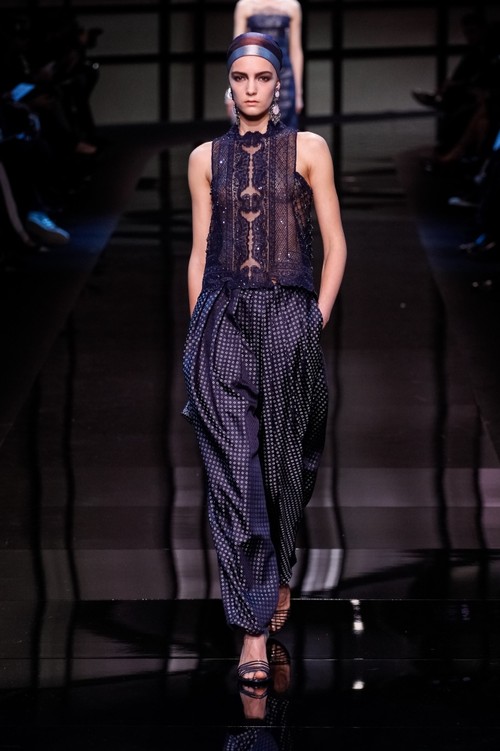 Cele mai frumoase rochii din colecţia Giorgio Armani, la Paris Fashion Week